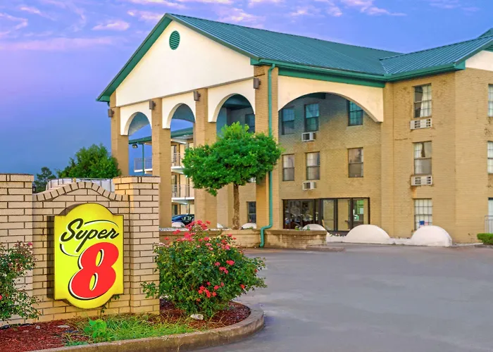 Lakeland Hotels