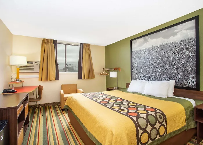 Super 8 By Wyndham Craig Hotel