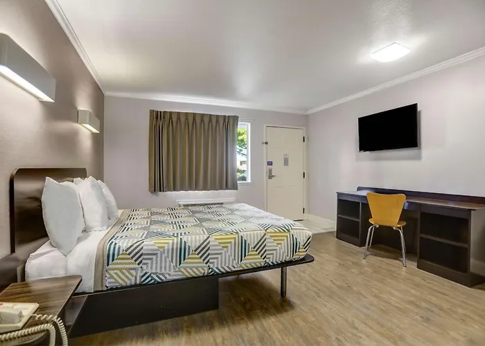 Lodi Hotels