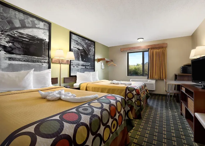 Super 8 By Wyndham Russellville