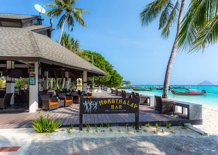 Phi Phi Holiday Resort, Leam Tong Beach