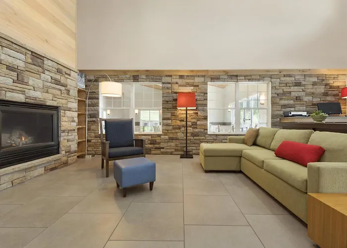 Country Inn & Suites By Radisson, Decorah, Ia