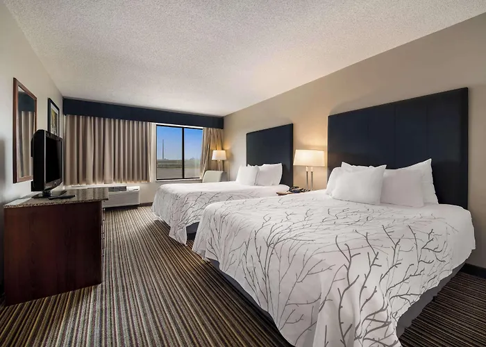 Mauston Hotels
