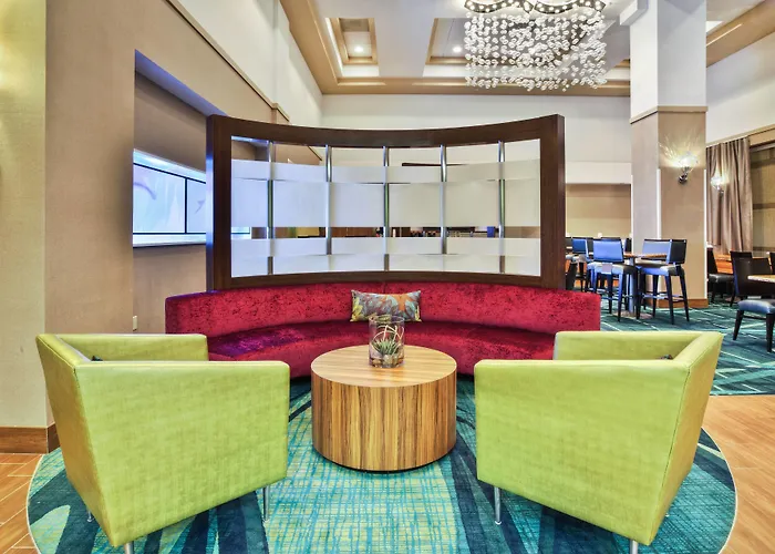 Warrenville Hotels