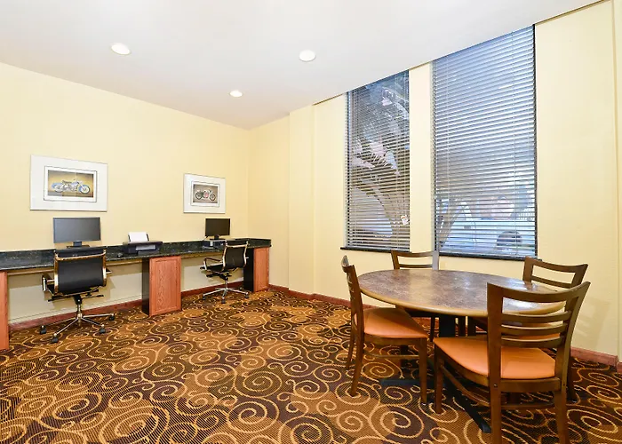 Rushhh Daytona Beach, Tapestry Collection By Hilton