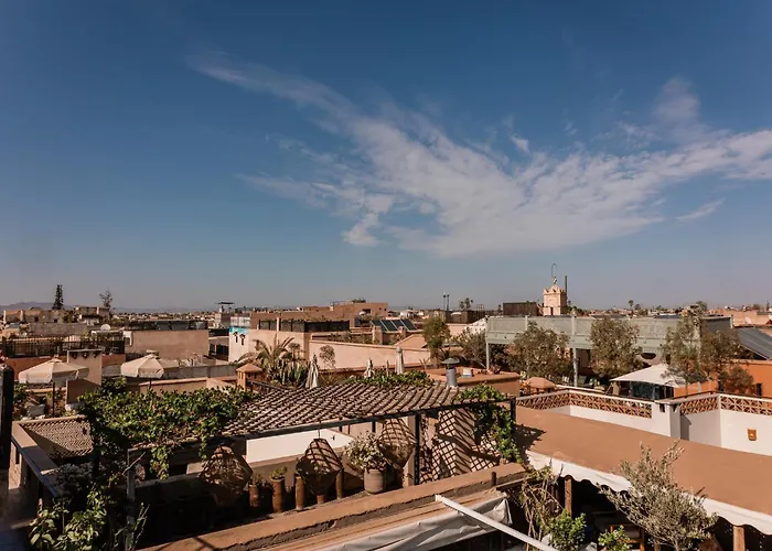 Riad White Flowers Marraquexe