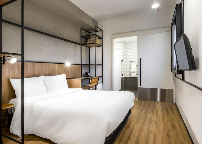 Ibis Aruja Hotel