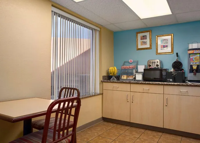 Super 8 By Wyndham Austin Downtown/Capitol Area