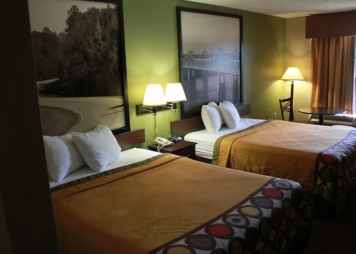 Super 8 By Wyndham Madison/Ridgeland Area