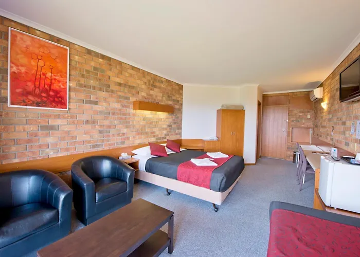 Kingscote Hotels