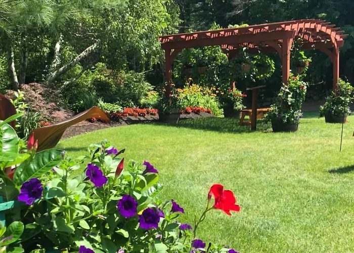Sturbridge Hotels