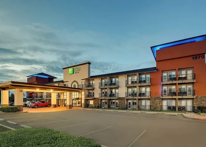 Holiday Inn Express Hotel & Suites Branson 76 Central By Ihg