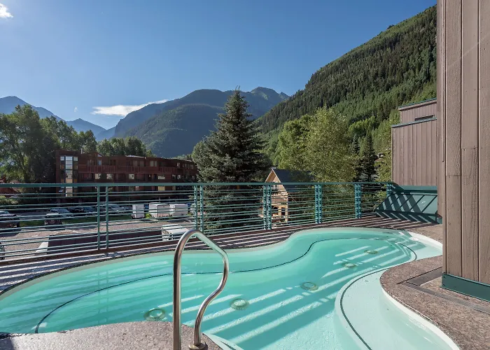 Camel'S Garden Hotel