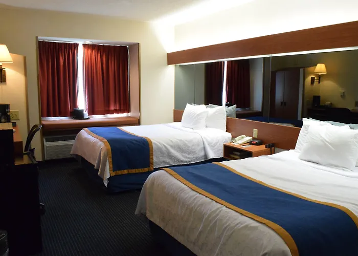 Auburn Hotels