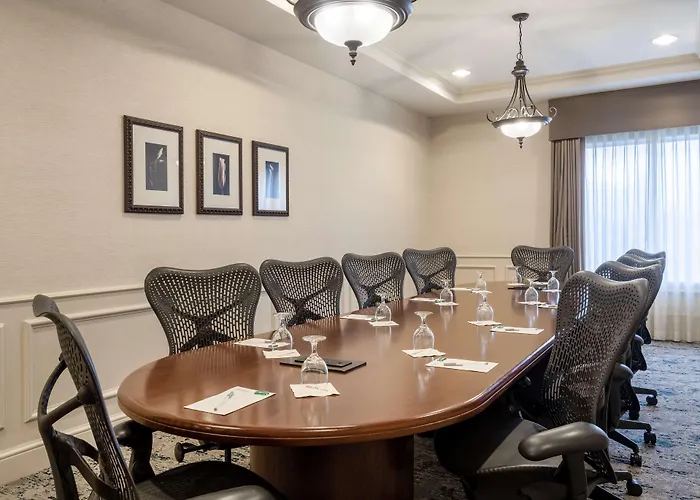 Twinsburg Hotels