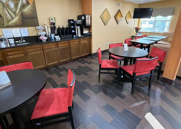 Microtel Inn & Suites Newport News
