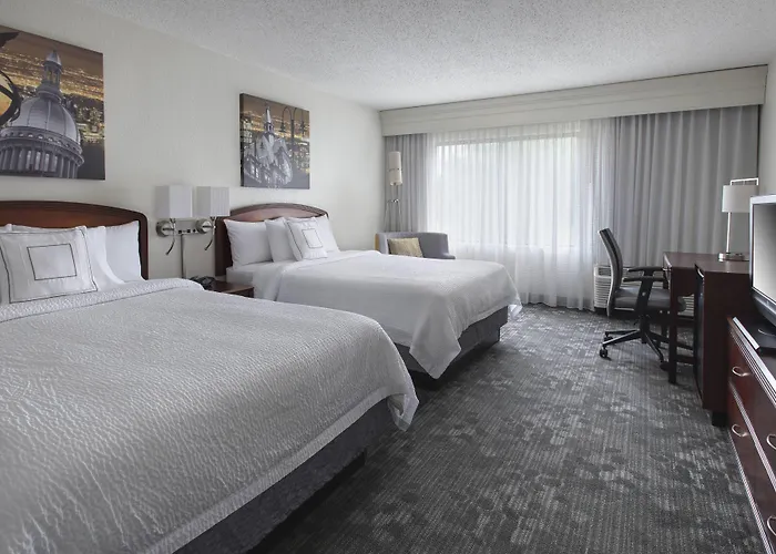 Courtyard By Marriott Princeton