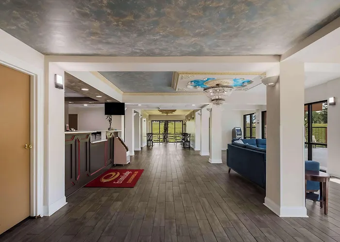 Diamondhead Hotels
