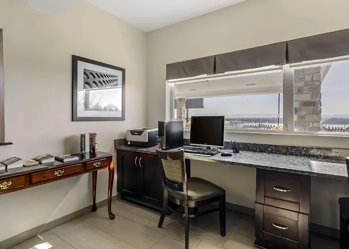 Staunton Hotels