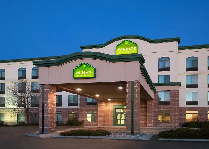 Wingate By Wyndham Fargo Hotel