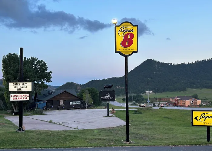Super 8 By Wyndham Hot Springs Motel