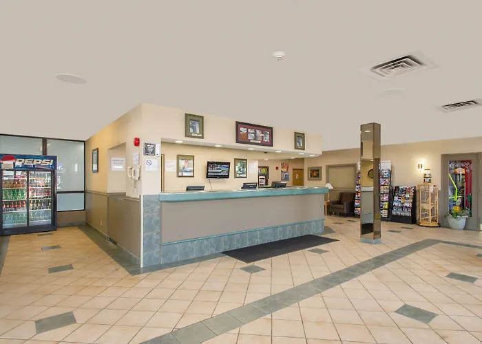 Ramada By Wyndham Niagara Falls Near The Falls