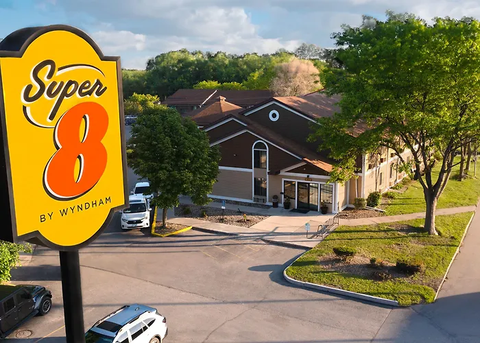 Super 8 By Wyndham Red Wing Hotel
