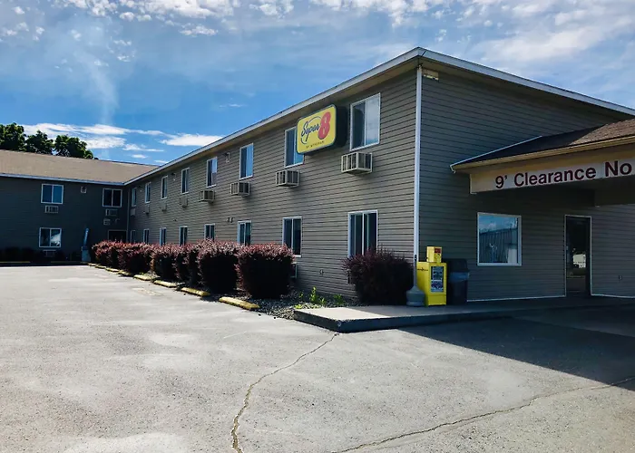 Super 8 By Wyndham Lewiston Hotel