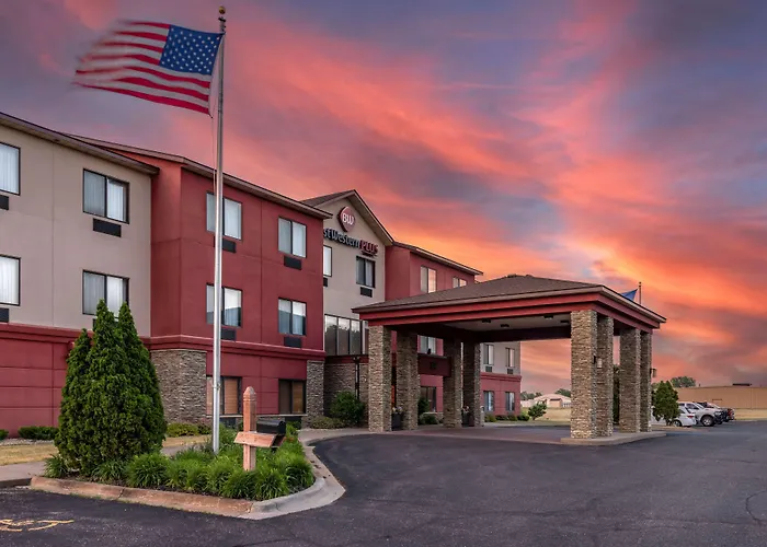 Monticello Hotels