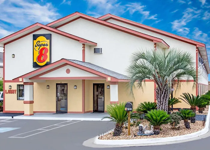 Super 8 By Wyndham Douglas