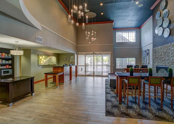 Holiday Inn Milwaukee Airport By Ihg