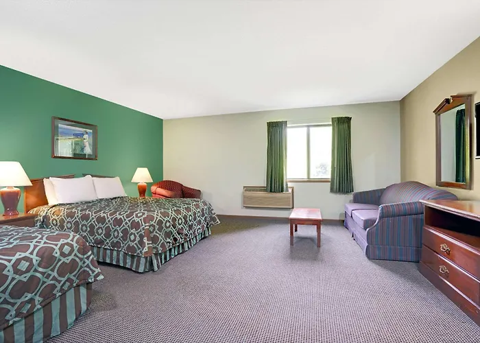 Super 8 By Wyndham Hudson