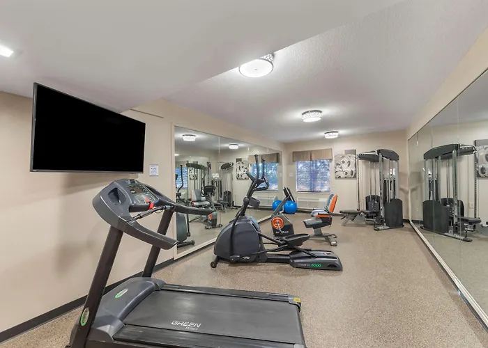 Russellville Hotels