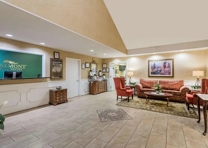 Baymont By Wyndham Waycross Hotel