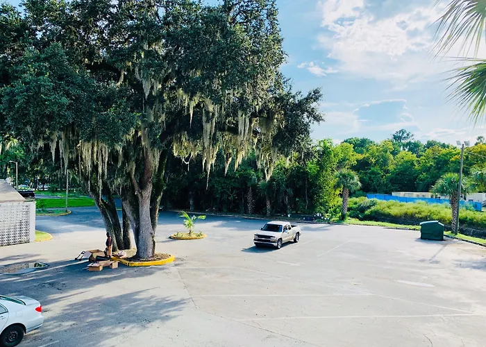 Value Lodge - Gainesville