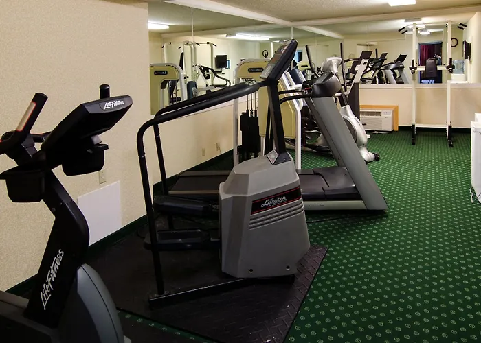 Ramada By Wyndham Angola/Fremont Area