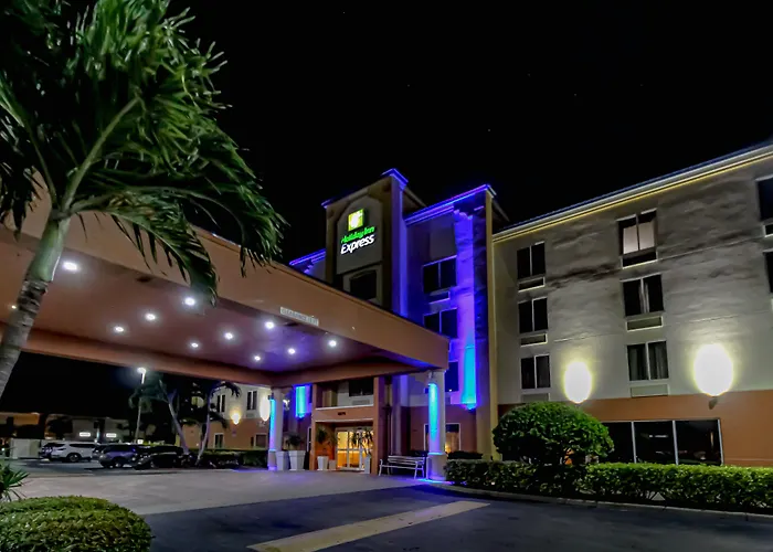 Holiday Inn Express Hotel & Suites Cocoa Beach By Ihg
