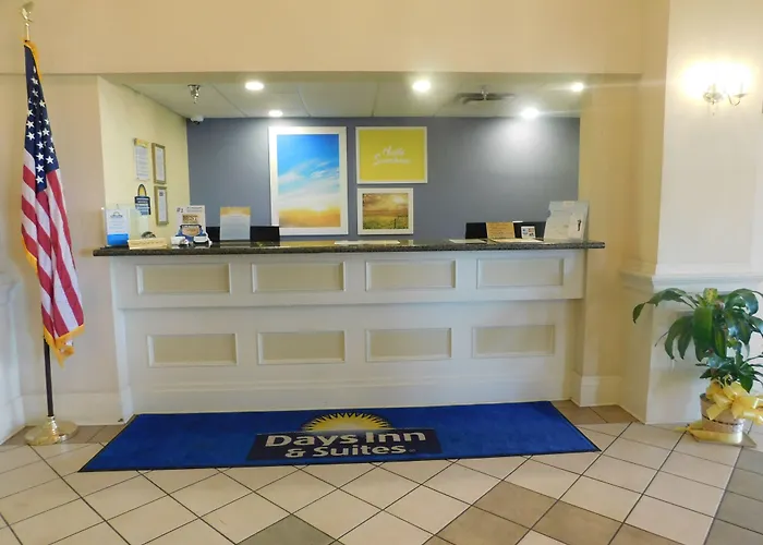 Pocahontas Hotels