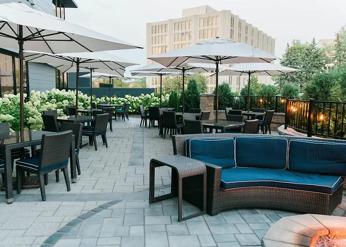 Oak Brook Hotels for Romantic Getaway
