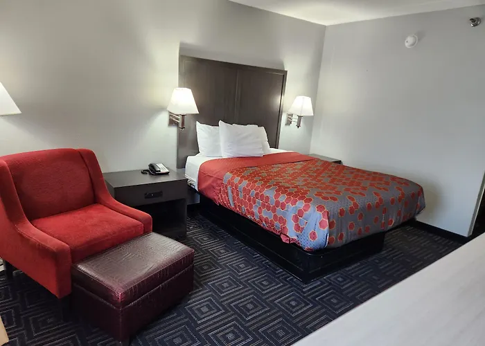 Mounds View Hotels