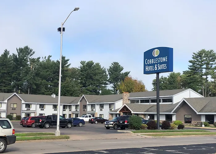 Cobblestone Hotel & Suites - Wisconsin Rapids