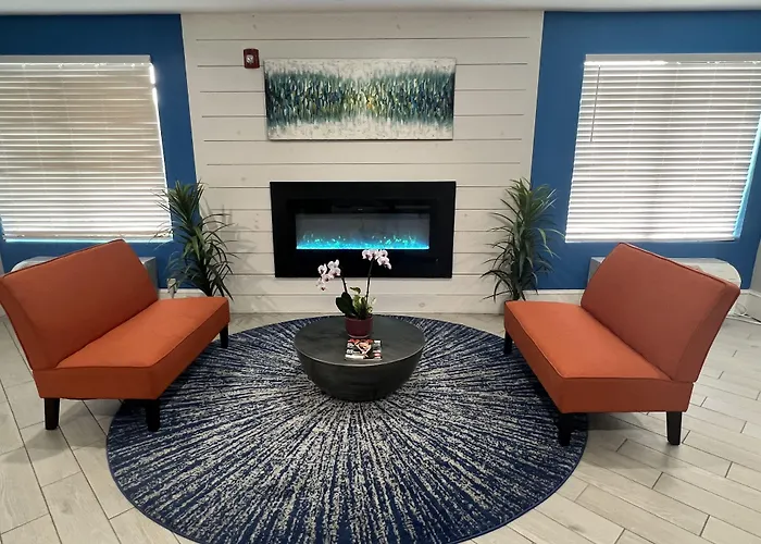 Louisburg Hotels