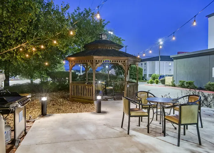Holiday Inn Express & Suites Longview North By Ihg