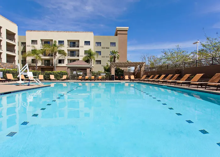 Courtyard By Marriott San Diego Central