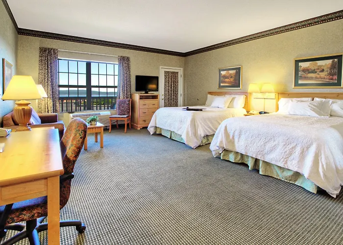 Hampton Inn & Suites Petoskey