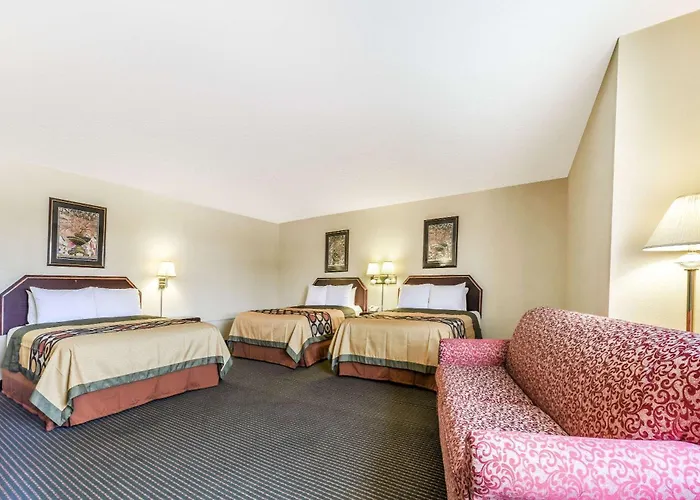 Super 8 By Wyndham Burleson Fort Worth Area