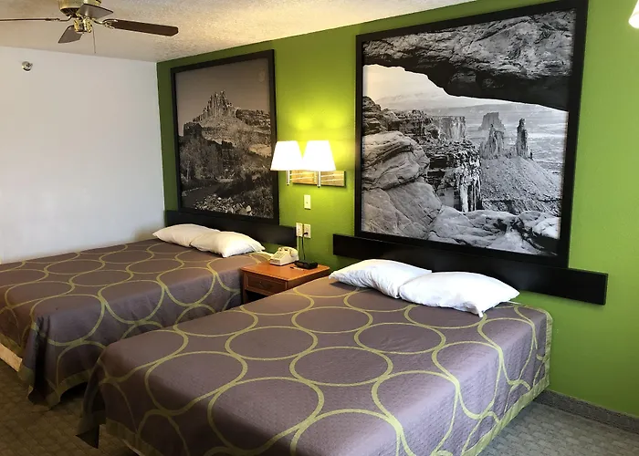 Super 8 By Wyndham Price Motel