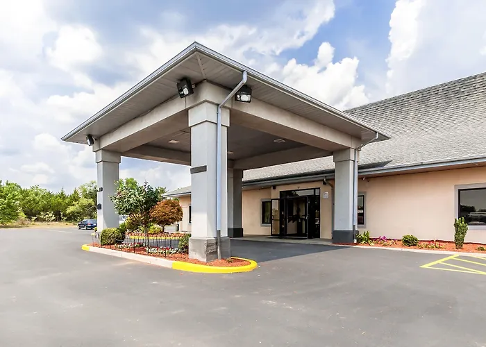 Middletown Hotels