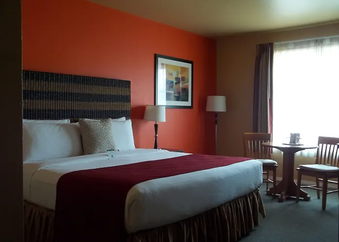 Everett Hotels