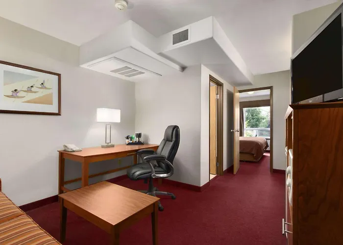 Yellowknife Hotels